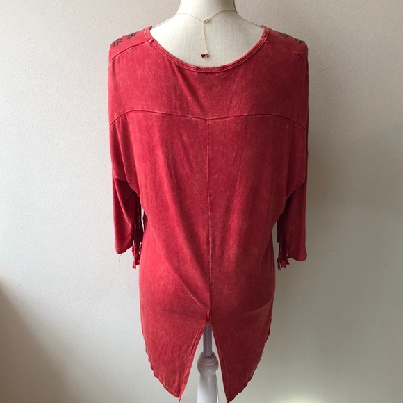 Detailed Red Top - Picture 6 of 6